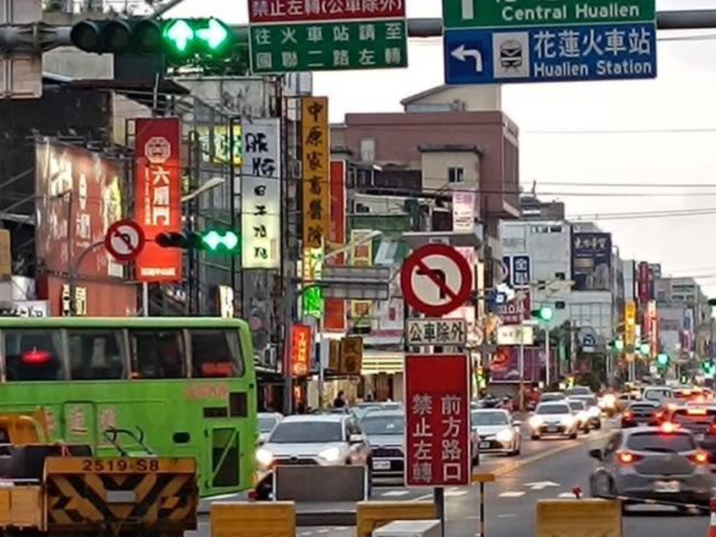 巴威逼近 ! 縣府 : 防範強陣風造成「廣告物鬆脫」